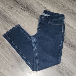 EUC Levis 545 Skinny Dark Jeans